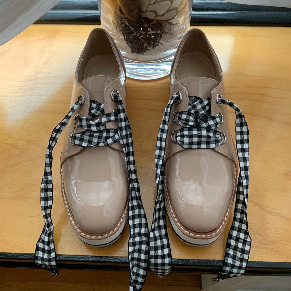 Zara Platform Tan Shoes w gingham laces